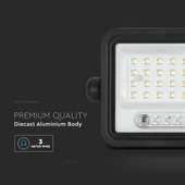 V-TAC 8W napelemes LED reflektor, 2000K - 8000K között állítható színhőmérséklettel - SKU 24082