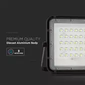 Kép 8/15 - V-TAC 5000mAh napelemes LED reflektor 6W természetes fehér, 400 Lumen, fekete házzal - SKU 7822