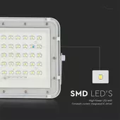 Kép 4/15 - V-TAC 6000mAh napelemes LED reflektor 10W hideg fehér, 800 Lumen, fehér házzal - SKU 7841