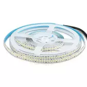 Kép 1/10 - V-TAC LED szalag IP20 SMD 2835 chip 240 db/m hideg fehér - SKU 2166