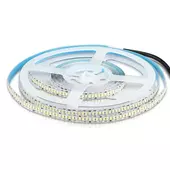 Kép 1/10 - V-TAC LED szalag IP20 SMD 2835 chip 240 db/m meleg fehér, 100 Lm/W - SKU 212164