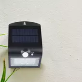 Kép 12/13 - V-TAC napelemes, mozgásérzékelős LED reflektor, fekete, 1.5W természetes fehér - SKU 8277