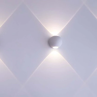 V-TAC 2W kültéri fali COB LED lámpa, 2 irányú gömb, fehér házzal, meleg fehér - SKU 10585