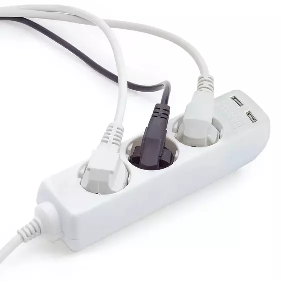 V-TAC fehér elosztó 3db aljzattal, 2db USB csatlakozó, 1.5m kábel - SKU 8774