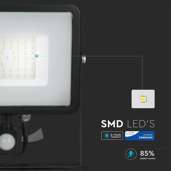 V-TAC mozgásérzékelős LED reflektor 50W természetes fehér Samsung chip - SKU 470