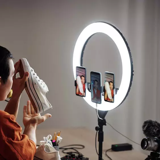 V-TAC Ring light, szelfi gyűrűs LED lámpa tripod, selfie körlámpa 3 db telefontartóval - SKU 23047